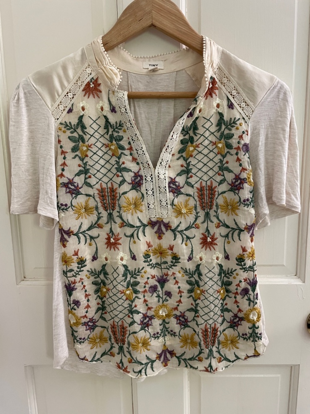 Anthropologie Tiny- White Floral Embroidered Short Sleeve Top